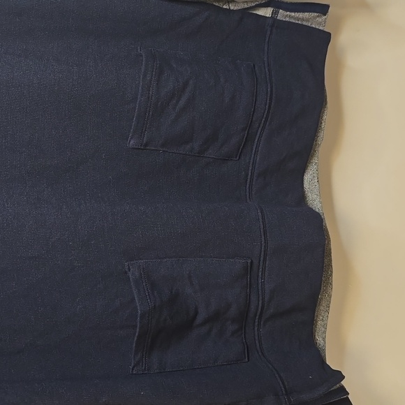 Sundry women's color blocked pullover with front pockets NWT - Picture 5 of 12